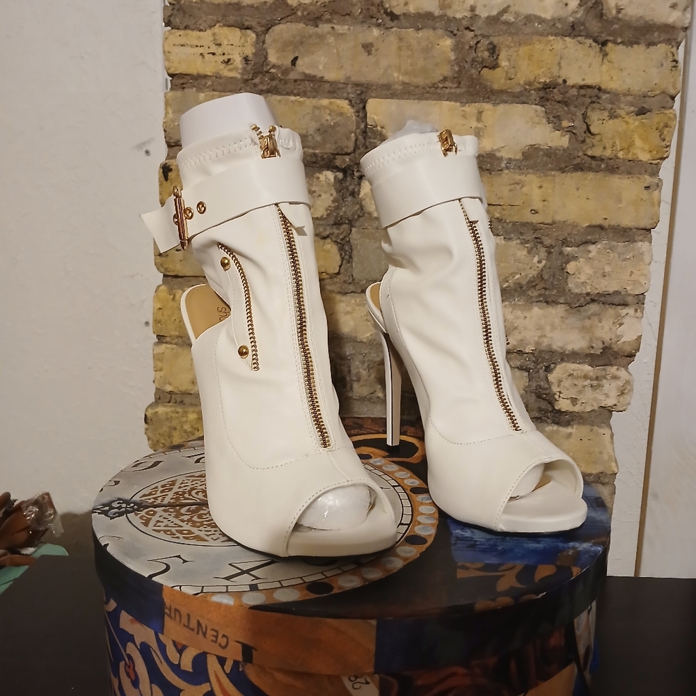 Elegant White Peep-Toe Ankle Boots